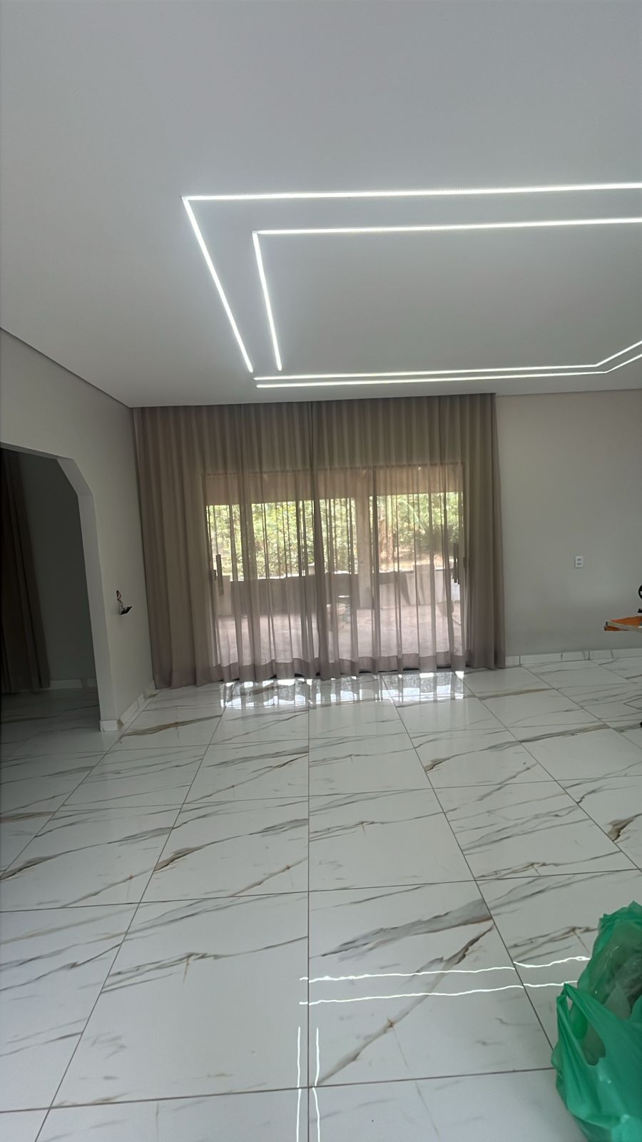 Cortina sob medida com acabamento premium